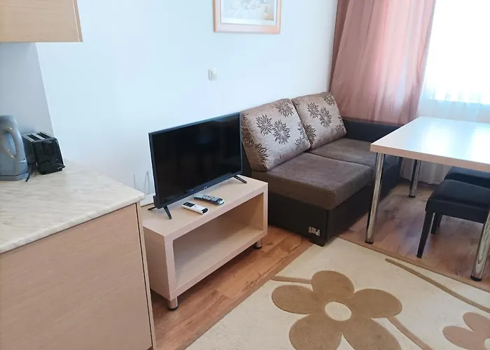 Apartment Detelina *